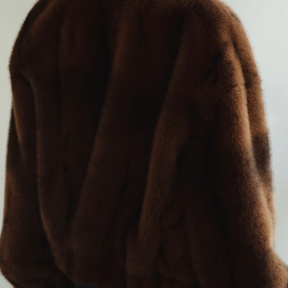 Mango - Faux Fur Jacket with Pockets - Picture 3 of 6